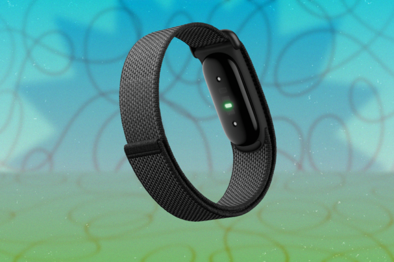 You Can Get $35 in Google Store Credit If You Preorder the Fitbit Air