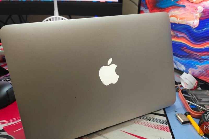 I tried 4 lightweight Linux distros on a 4GB laptop, and one surprised me